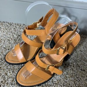 Tan/Camel color Chunky Heel Sandals Size 9